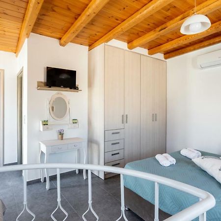 Marilena Natural Stone House, By Hellocrete Pigí Екстериор снимка