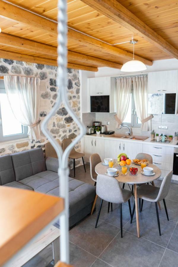 Marilena Natural Stone House, By Hellocrete Pigí Екстериор снимка